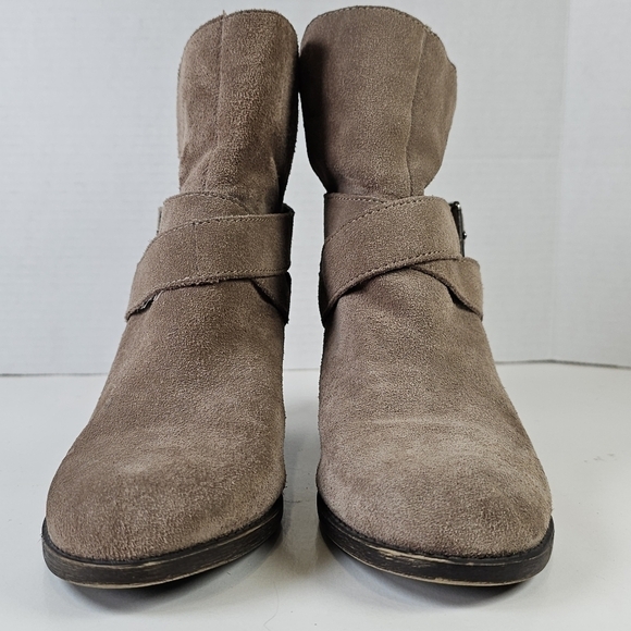 BCBGeneration Beige Tan Genuine Leather Suede Heeled Boots Booties - Picture 4 of 11